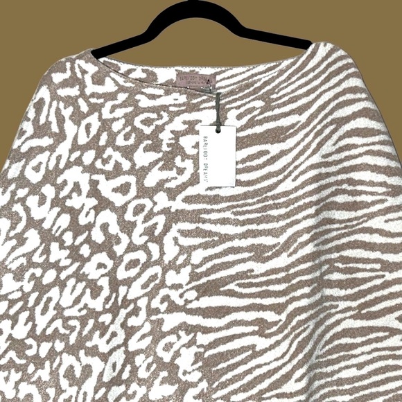 NWT Barefoot Dreams CozyChic Ultra Lite Ocean Breeze Poncho Faded Rose Animal OS - Picture 5 of 13